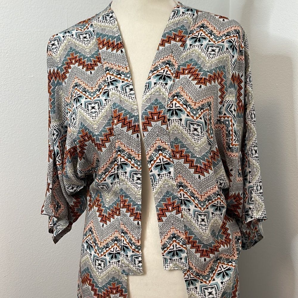 Zada Design southwest pattern long hanging wrap shirt.  Size Small. Soft. Airy.